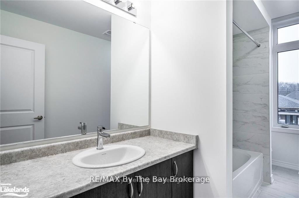 Photo 12 of 24 Simona Avenue, Wasaga Beach — HOMEH