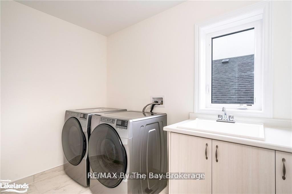 Photo 14 of 24 Simona Avenue, Wasaga Beach — HOMEH