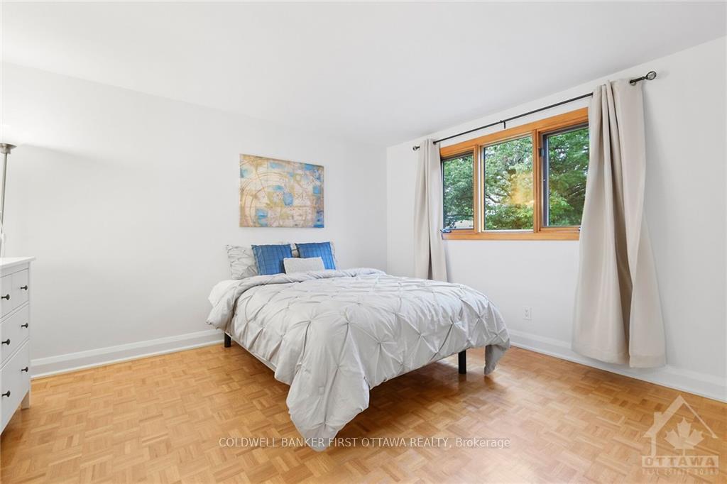 Photo 8 of 661 La Verendrye Drive, Ottawa, Beacon Hill North — HOMEH