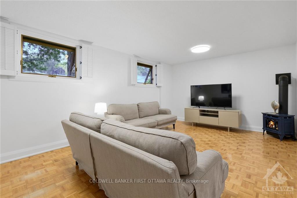 Photo 18 of 661 La Verendrye Drive, Ottawa, Beacon Hill North — HOMEH
