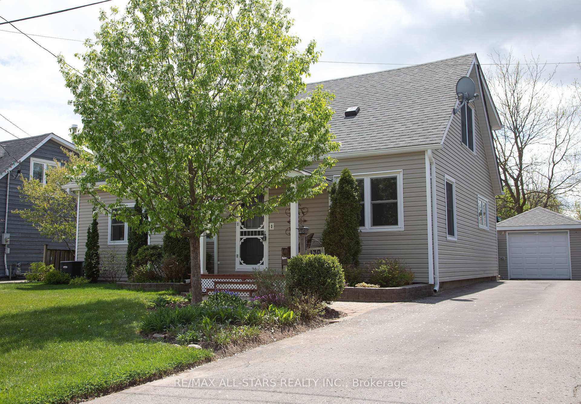 Photo 1 of 130 New Street, Uxbridge — HOMEH
