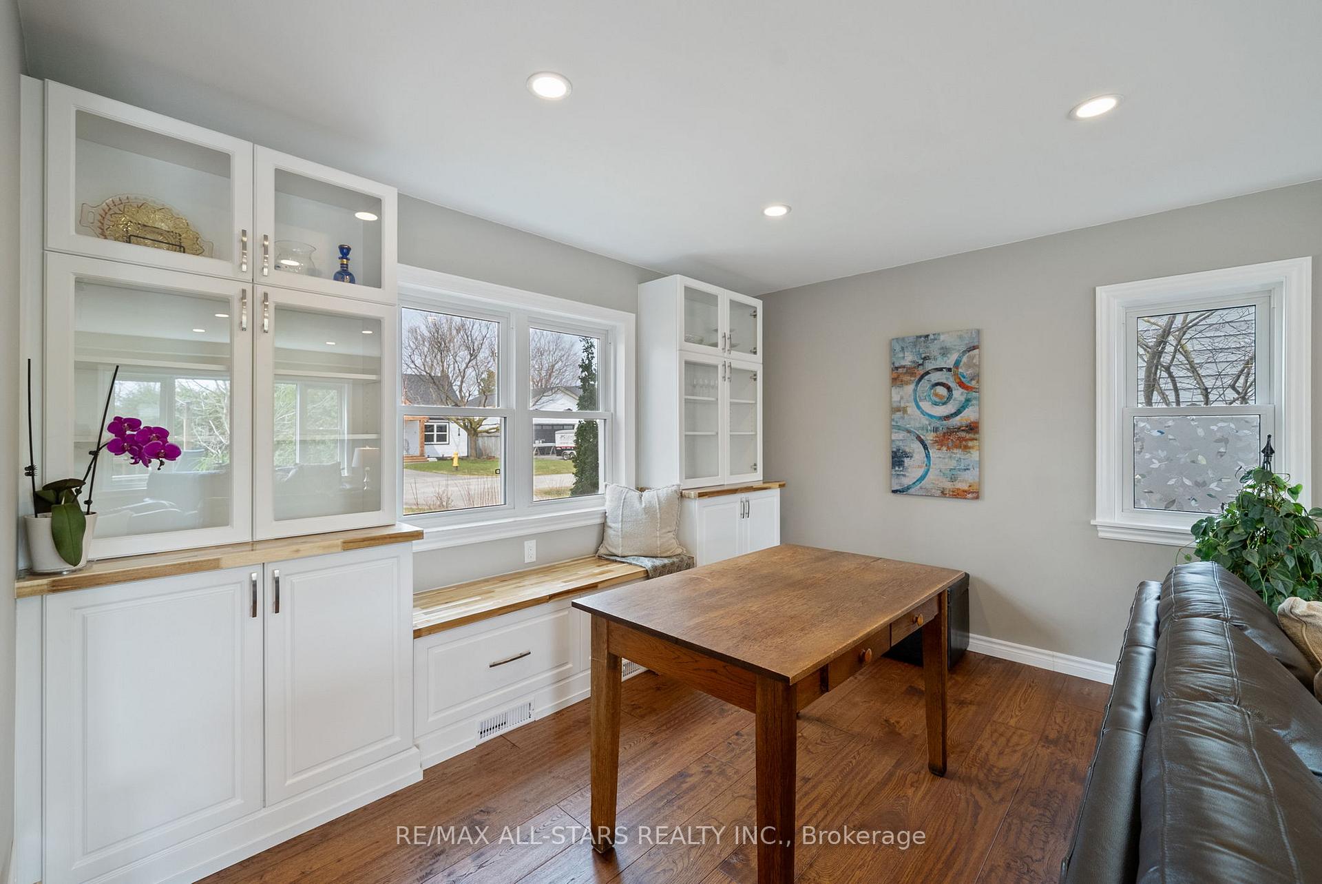 Photo 8 of 130 New Street, Uxbridge — HOMEH