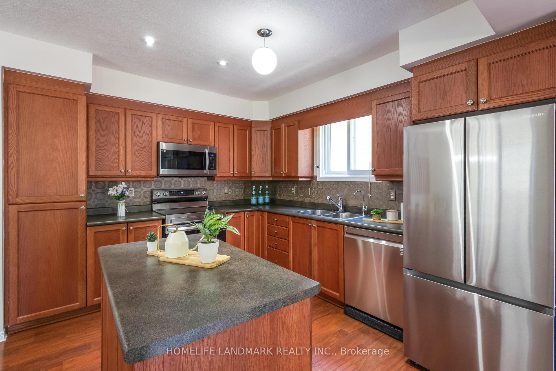 Photo 15 of 570 Violet Street, Waterloo — HOMEH