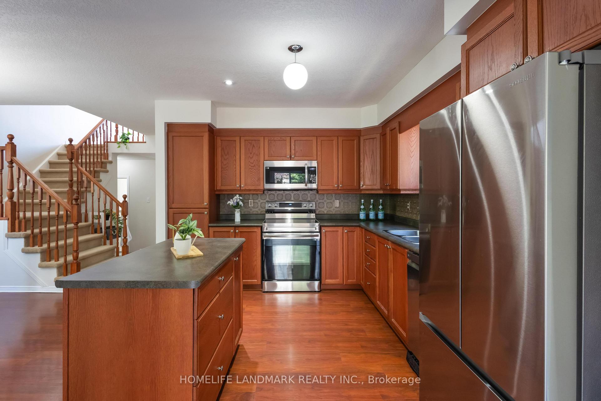Photo 16 of 570 Violet Street, Waterloo — HOMEH