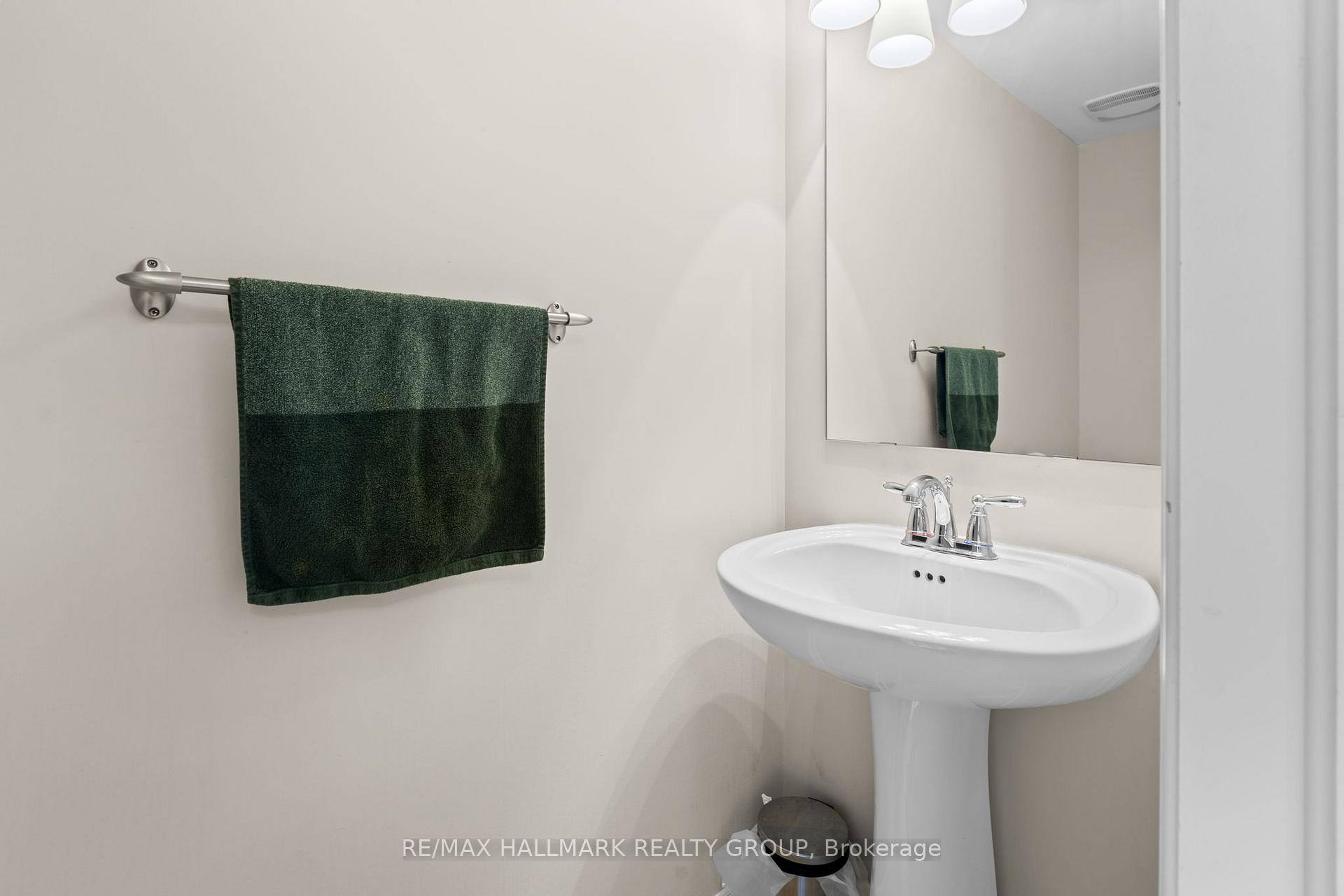 Photo 12 of 469 Meadowhawk Crescent, Ottawa, Barrhaven - Half Moon Bay — HOMEH