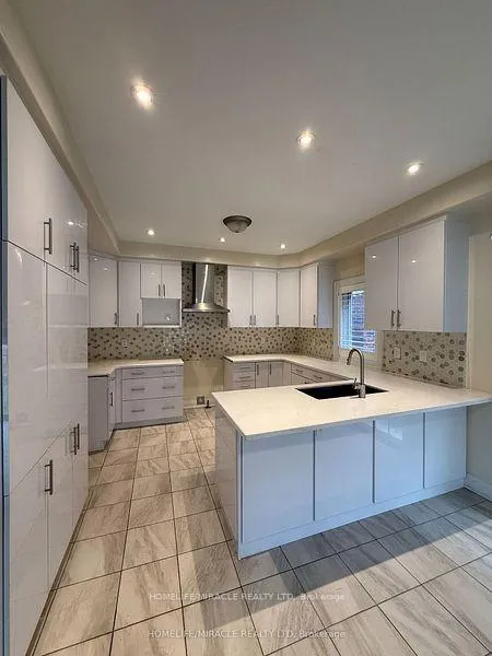 Photo 8 of 697 Audley Road S, Ajax, South East — HOMEH