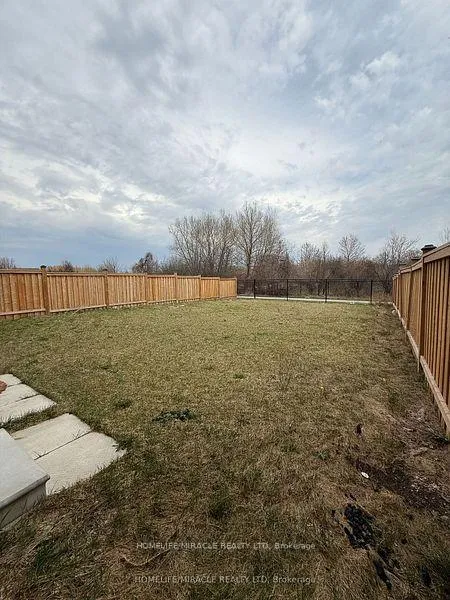 Photo 35 of 697 Audley Road S, Ajax, South East — HOMEH