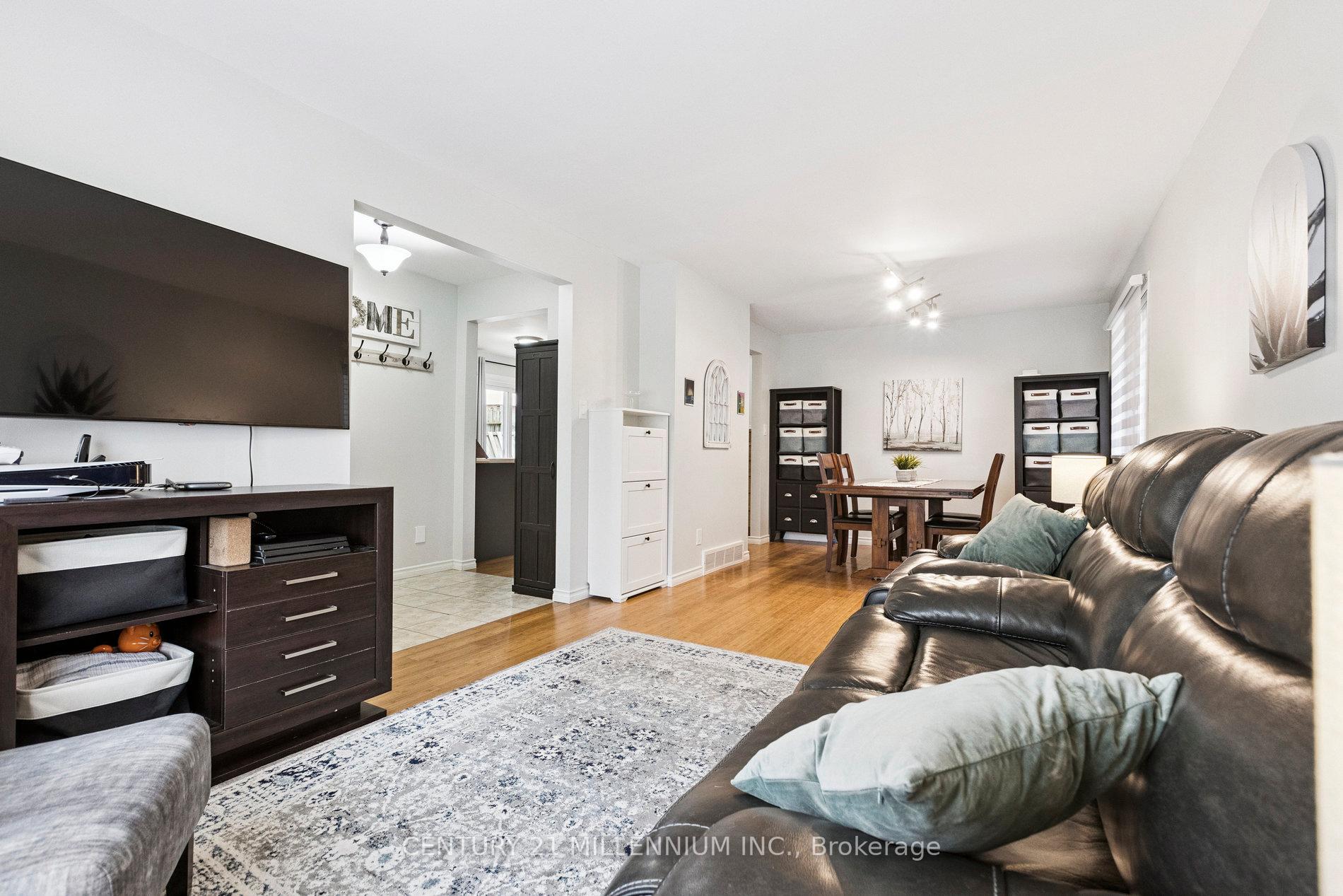 Photo 12 of 128 Westvale Drive, Waterloo — HOMEH