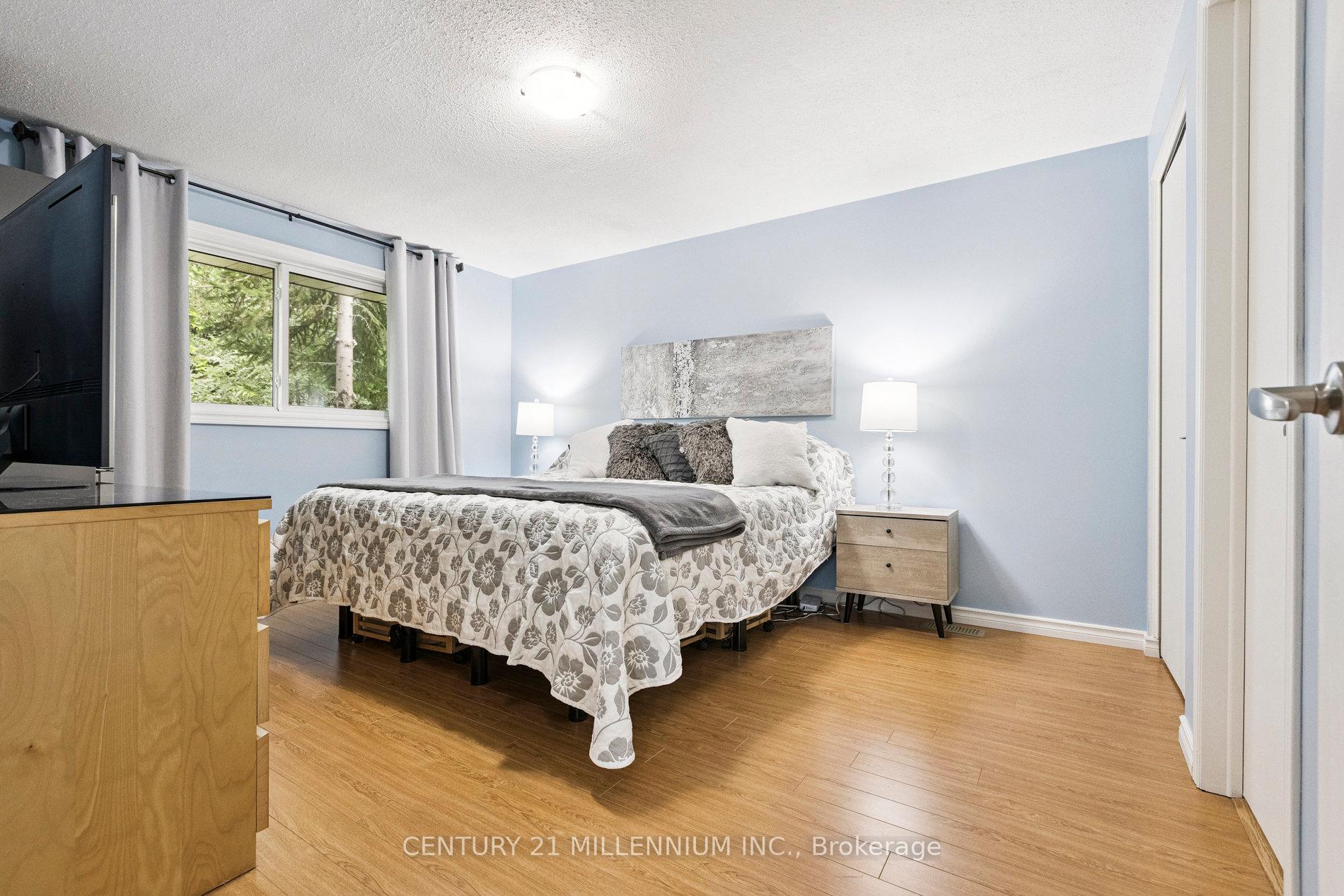 Photo 32 of 128 Westvale Drive, Waterloo — HOMEH