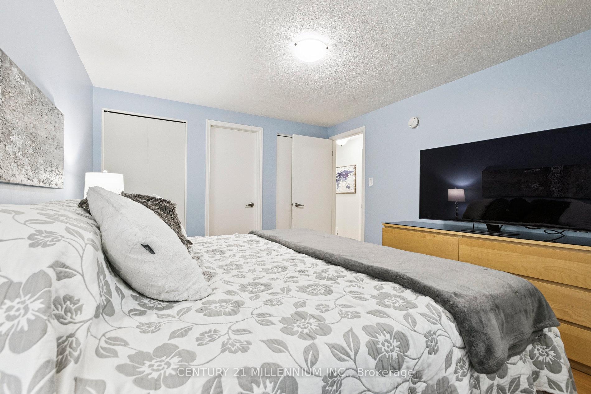 Photo 33 of 128 Westvale Drive, Waterloo — HOMEH