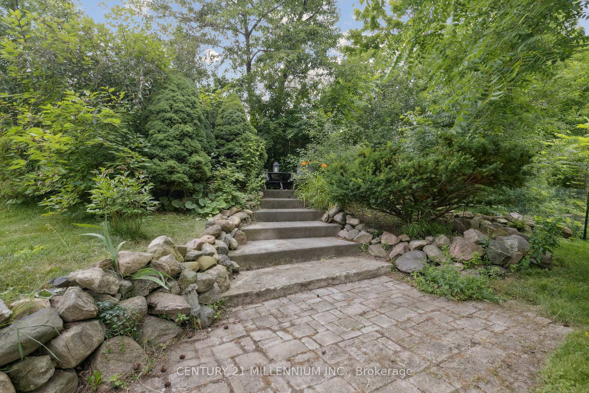 Photo 49 of 128 Westvale Drive, Waterloo — HOMEH