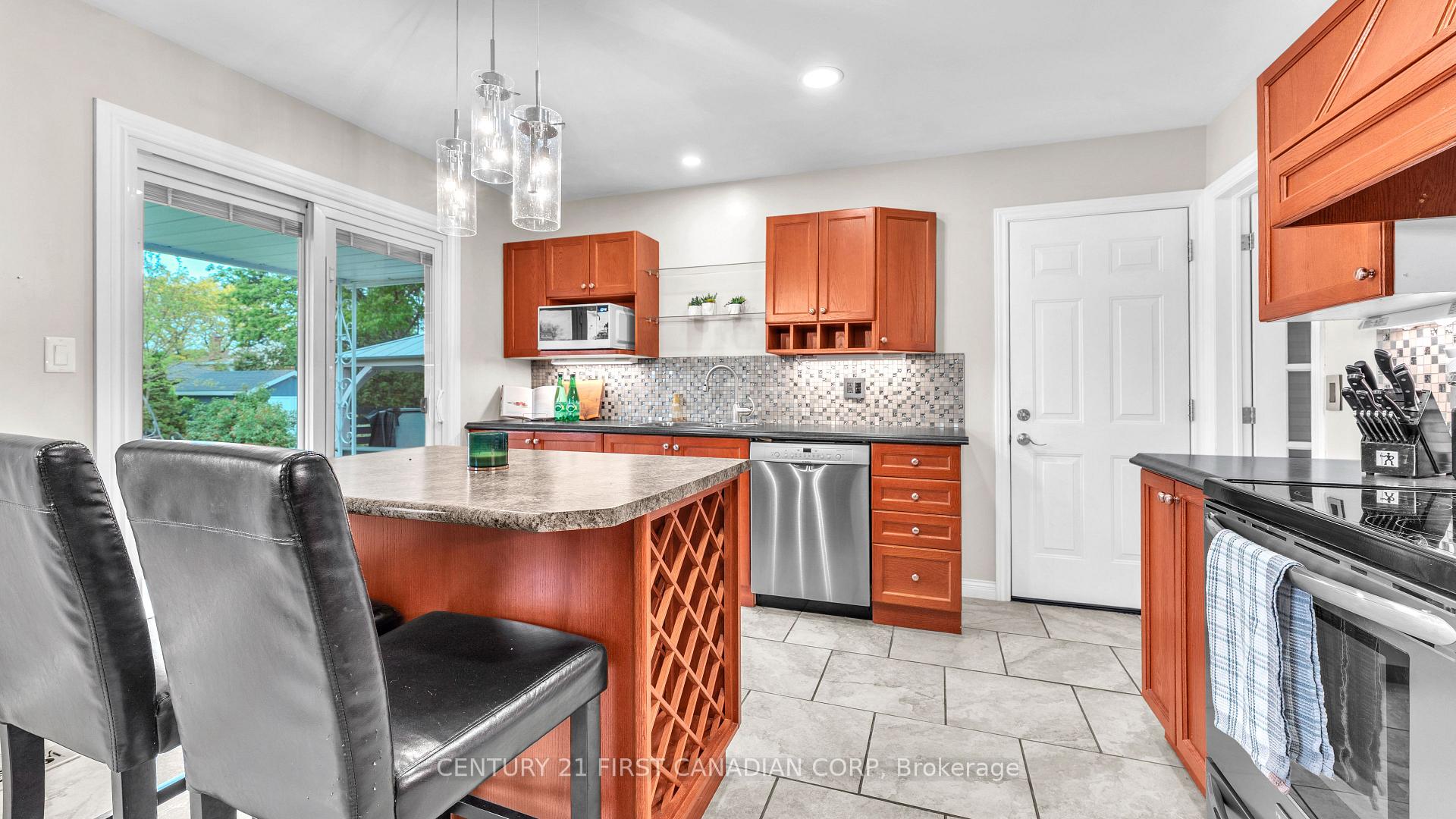 Photo 5 of 150 Rutherford Avenue, Aylmer — HOMEH