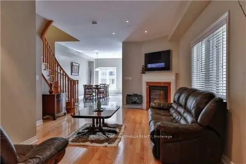 Photo 4 of 166 Chayna Crescent, Vaughan, Patterson — HOMEH