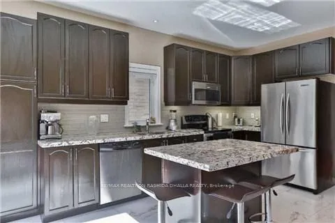 Photo 6 of 166 Chayna Crescent, Vaughan, Patterson — HOMEH