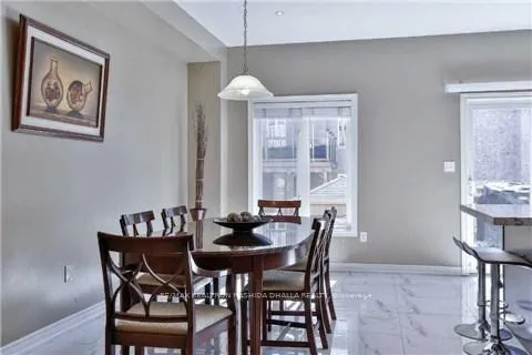 Photo 7 of 166 Chayna Crescent, Vaughan, Patterson — HOMEH
