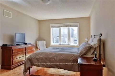 Photo 11 of 166 Chayna Crescent, Vaughan, Patterson — HOMEH