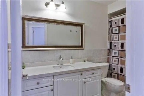 Photo 12 of 166 Chayna Crescent, Vaughan, Patterson — HOMEH