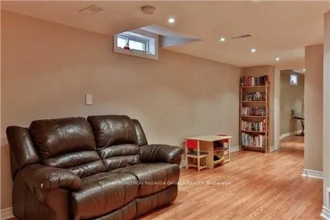 Photo 17 of 166 Chayna Crescent, Vaughan, Patterson — HOMEH