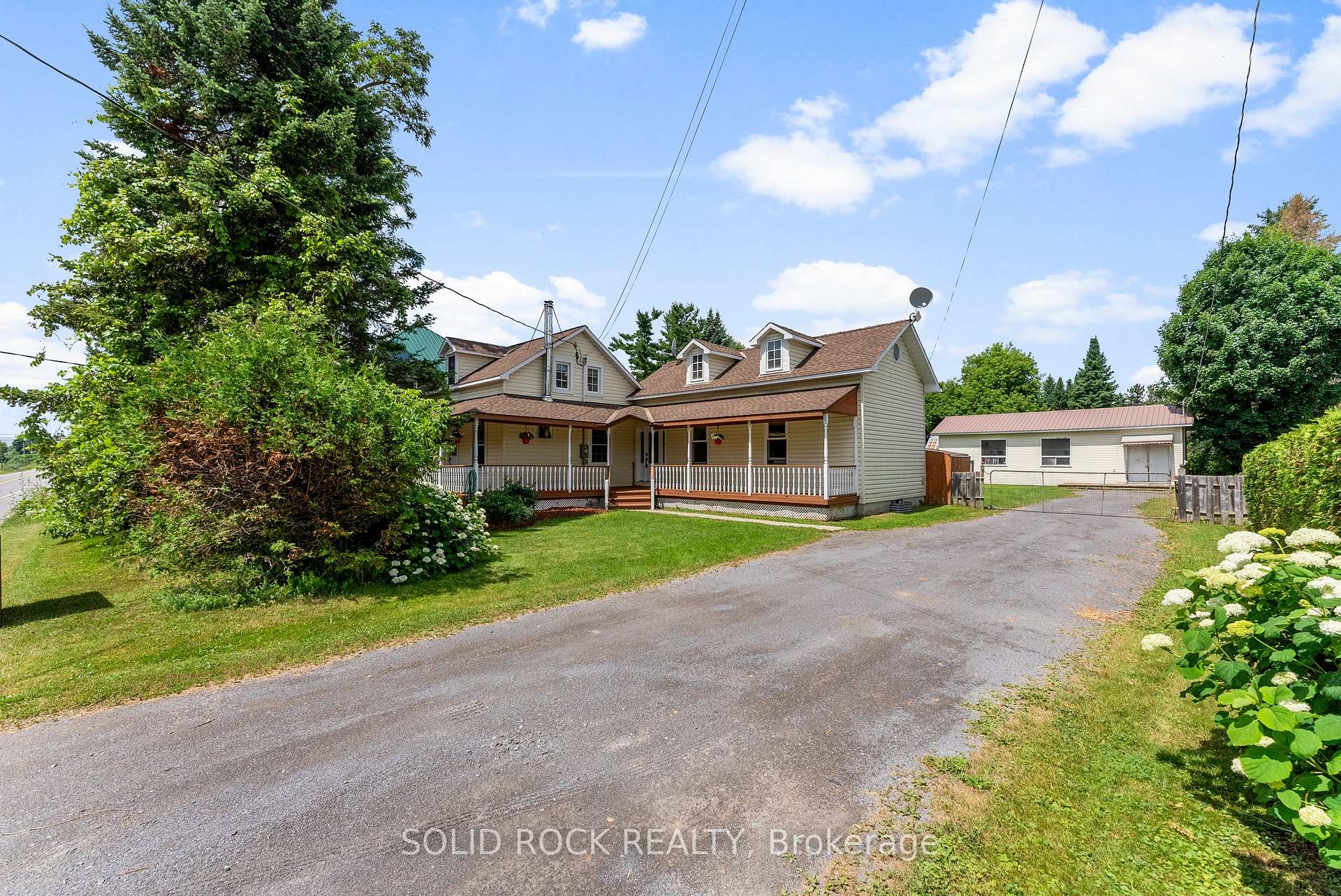Photo 2 of 306 Richmond Road, Beckwith, Beckwith Twp — HOMEH