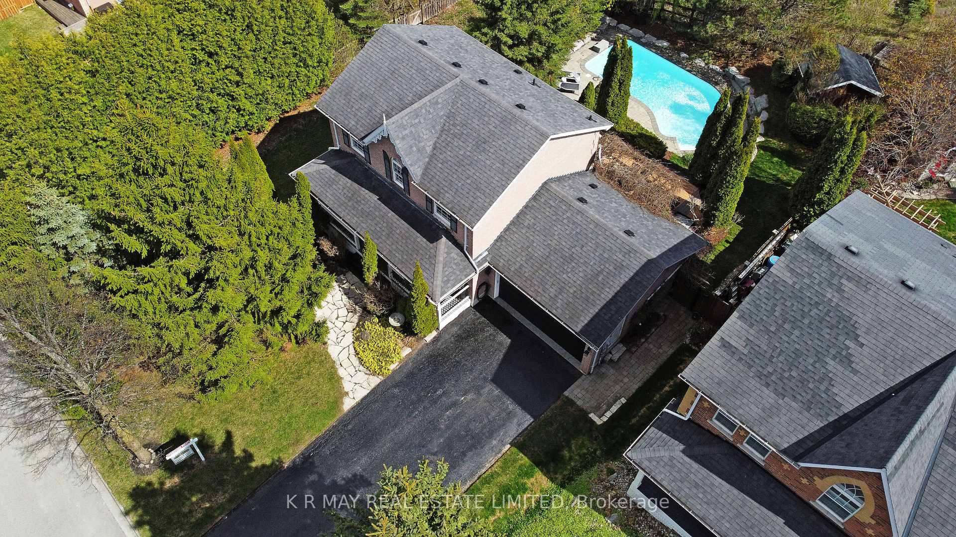 Photo 4 of 2 Widdifield Court, Uxbridge — HOMEH