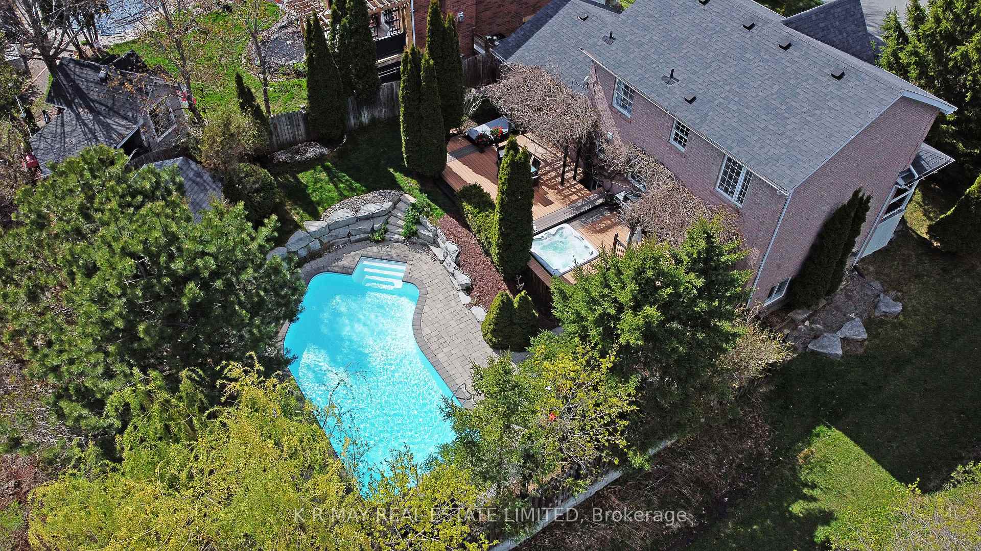 Photo 8 of 2 Widdifield Court, Uxbridge — HOMEH