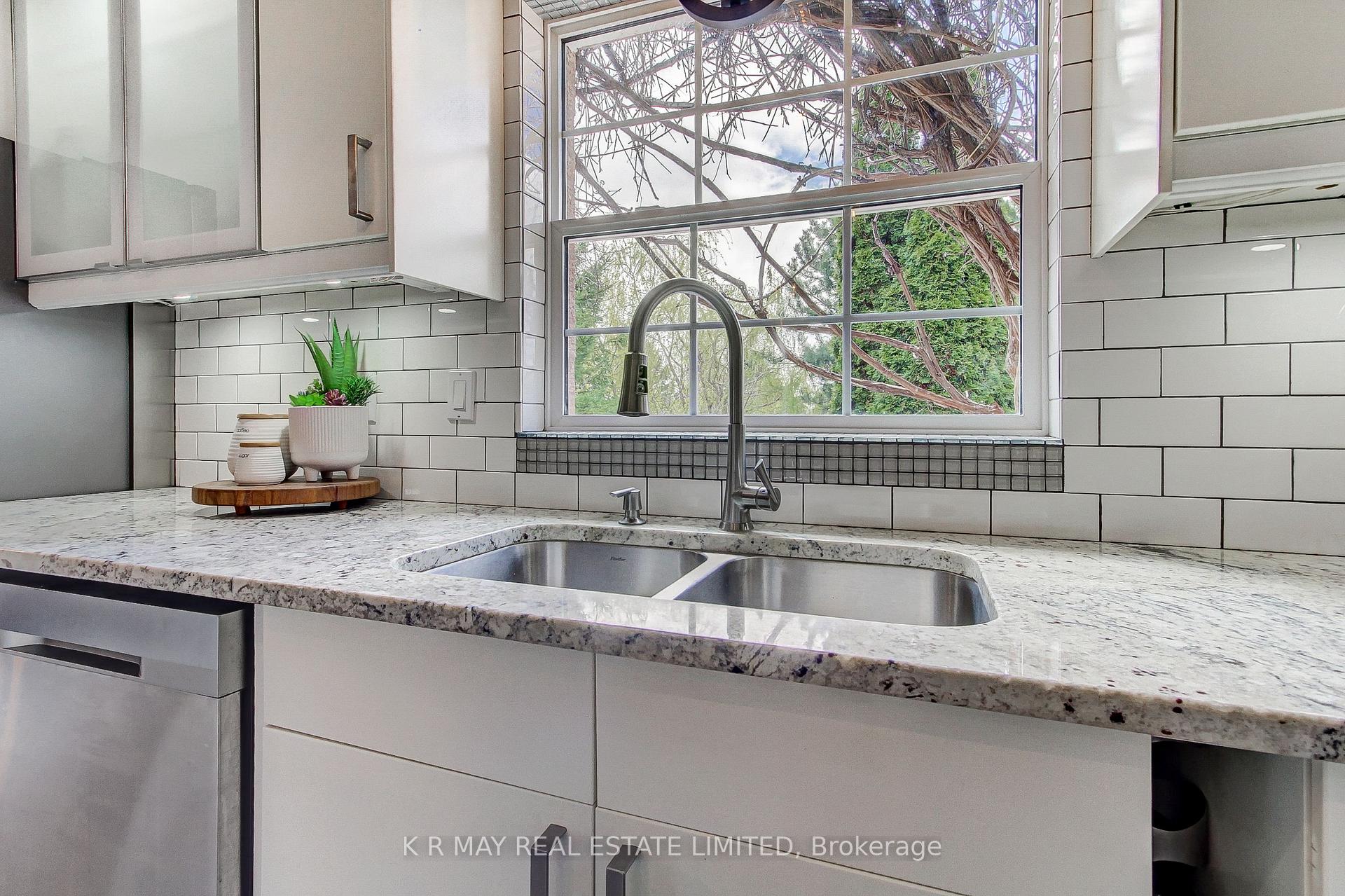 Photo 17 of 2 Widdifield Court, Uxbridge — HOMEH