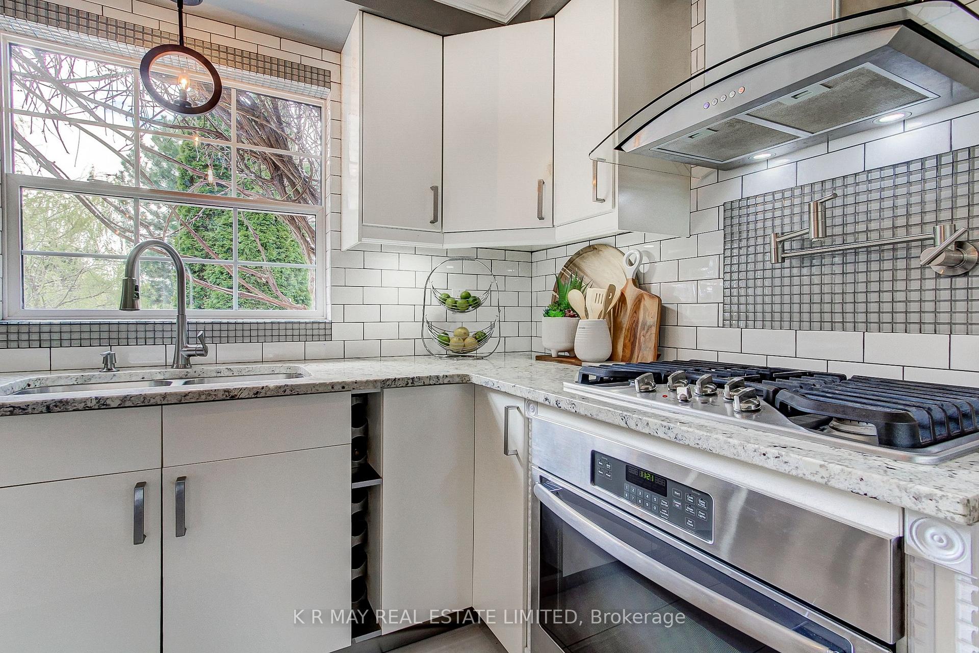 Photo 18 of 2 Widdifield Court, Uxbridge — HOMEH