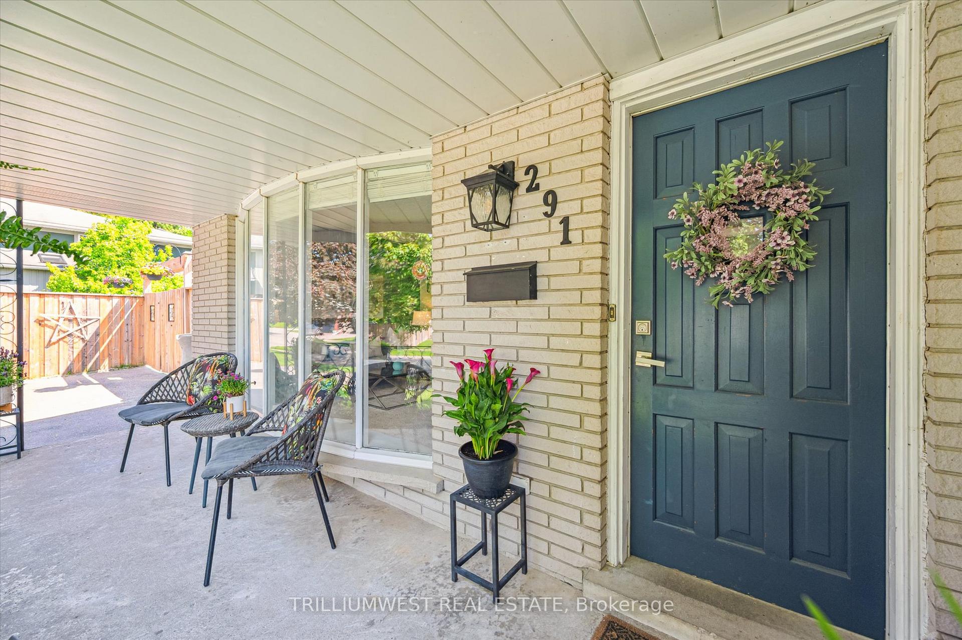 Photo 4 of 291 Parkmount Drive, Waterloo — HOMEH