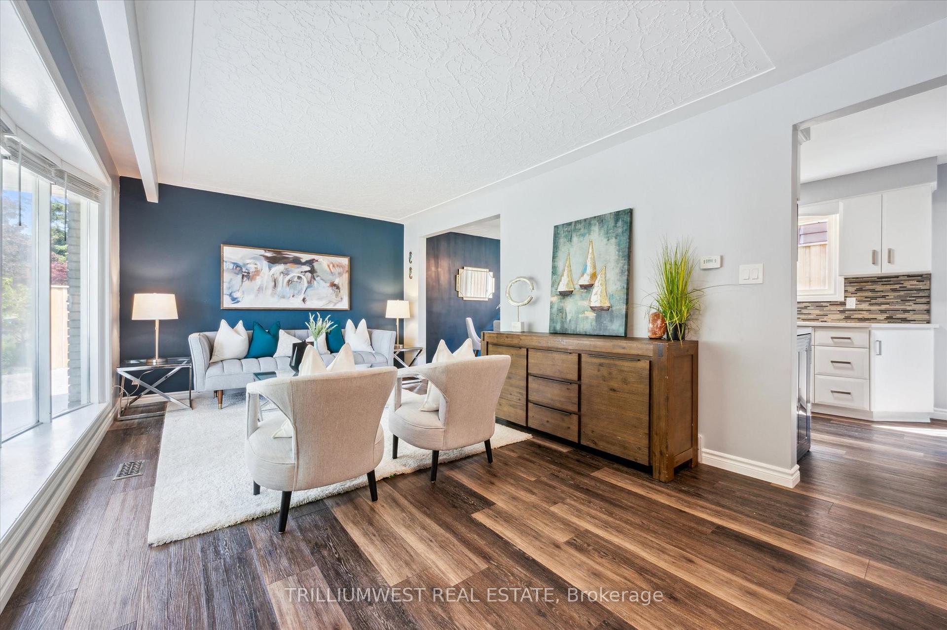 Photo 7 of 291 Parkmount Drive, Waterloo — HOMEH