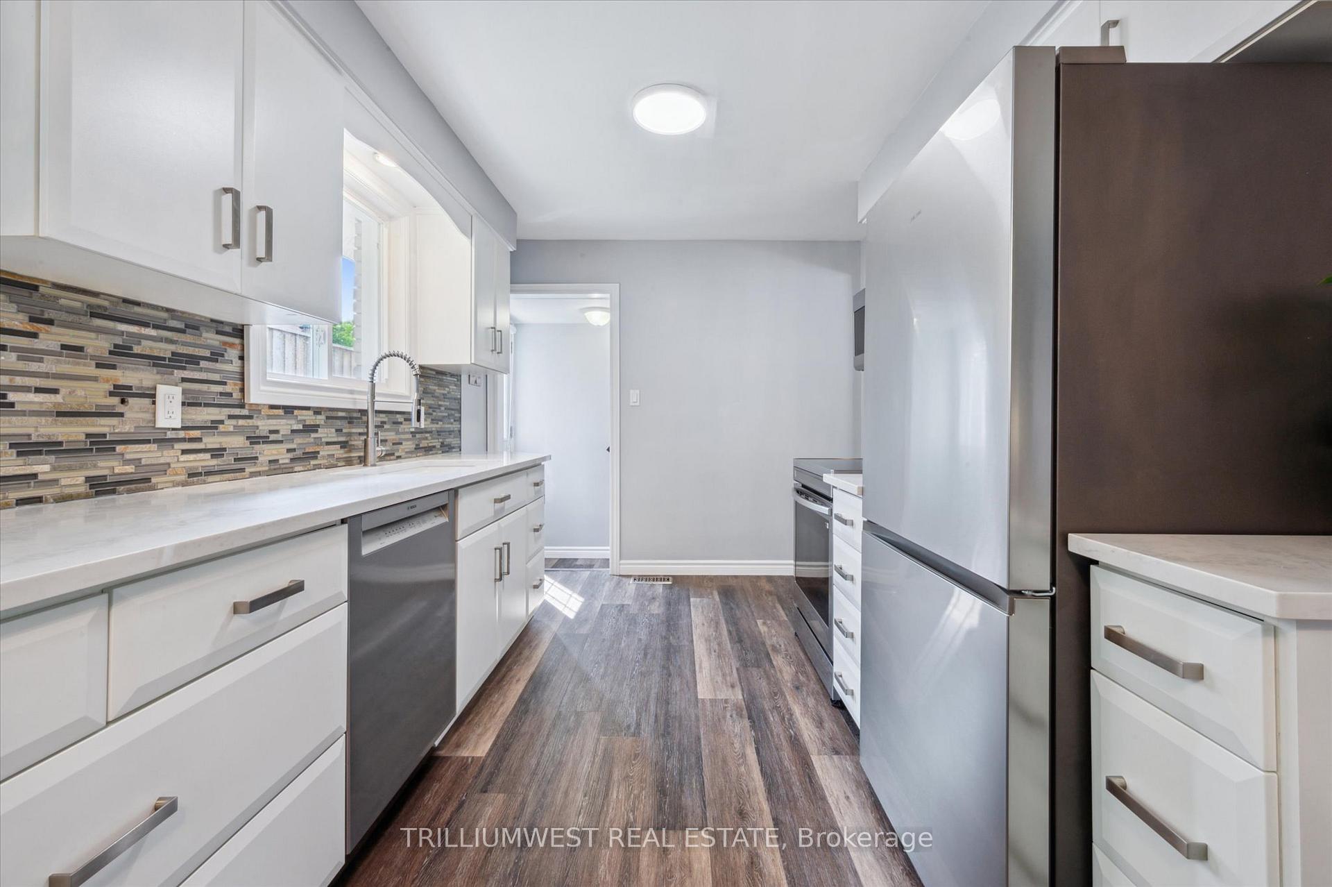 Photo 14 of 291 Parkmount Drive, Waterloo — HOMEH