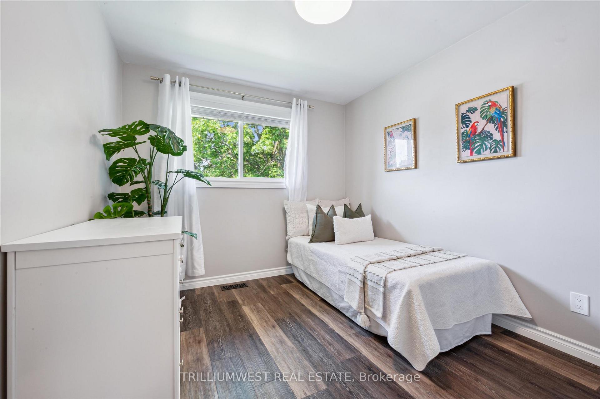 Photo 17 of 291 Parkmount Drive, Waterloo — HOMEH