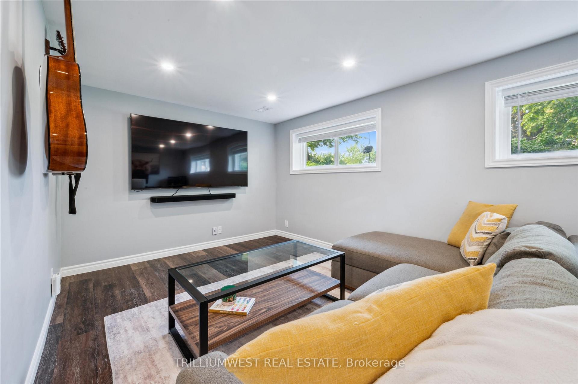 Photo 23 of 291 Parkmount Drive, Waterloo — HOMEH