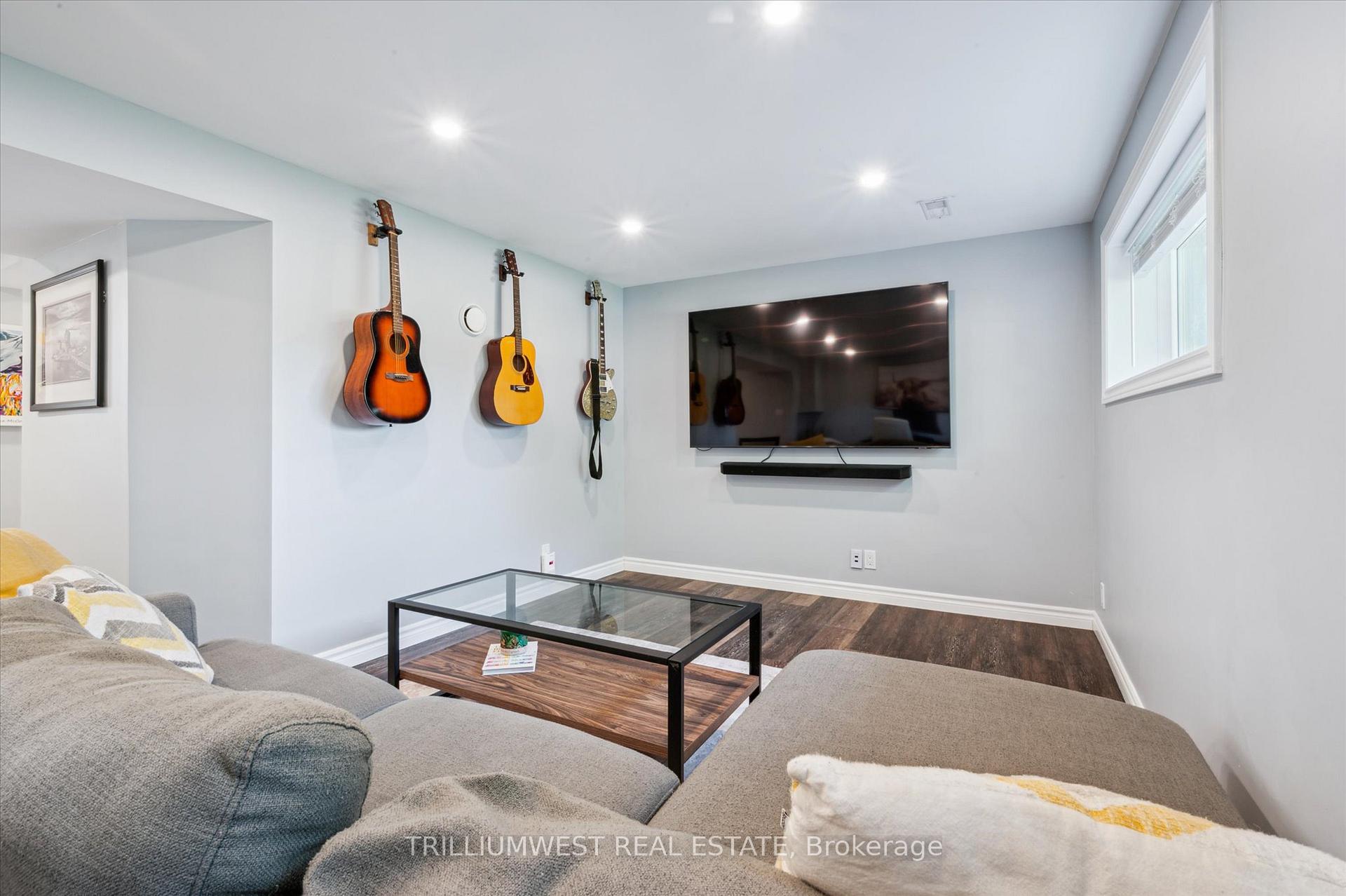 Photo 24 of 291 Parkmount Drive, Waterloo — HOMEH