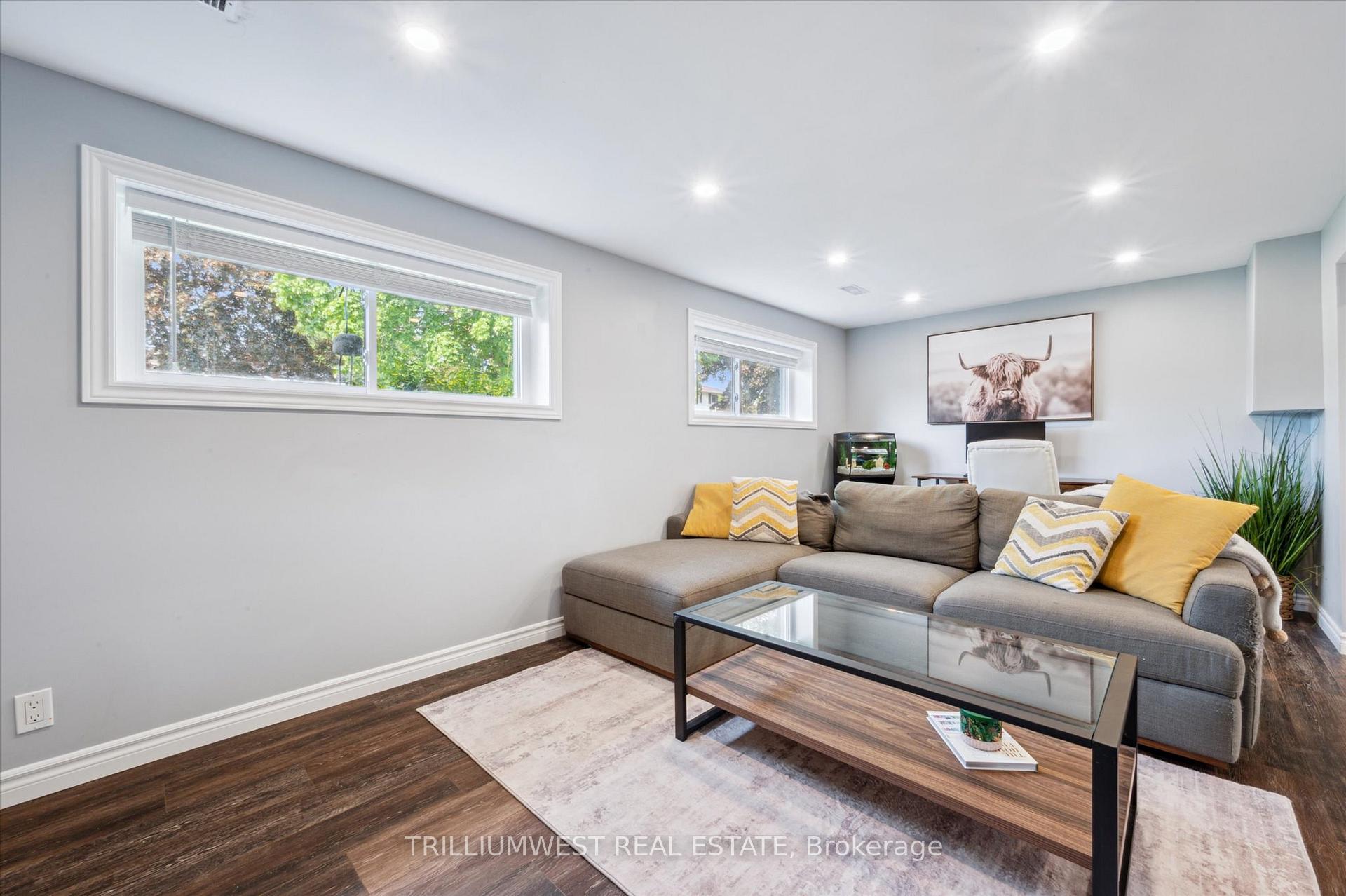 Photo 25 of 291 Parkmount Drive, Waterloo — HOMEH