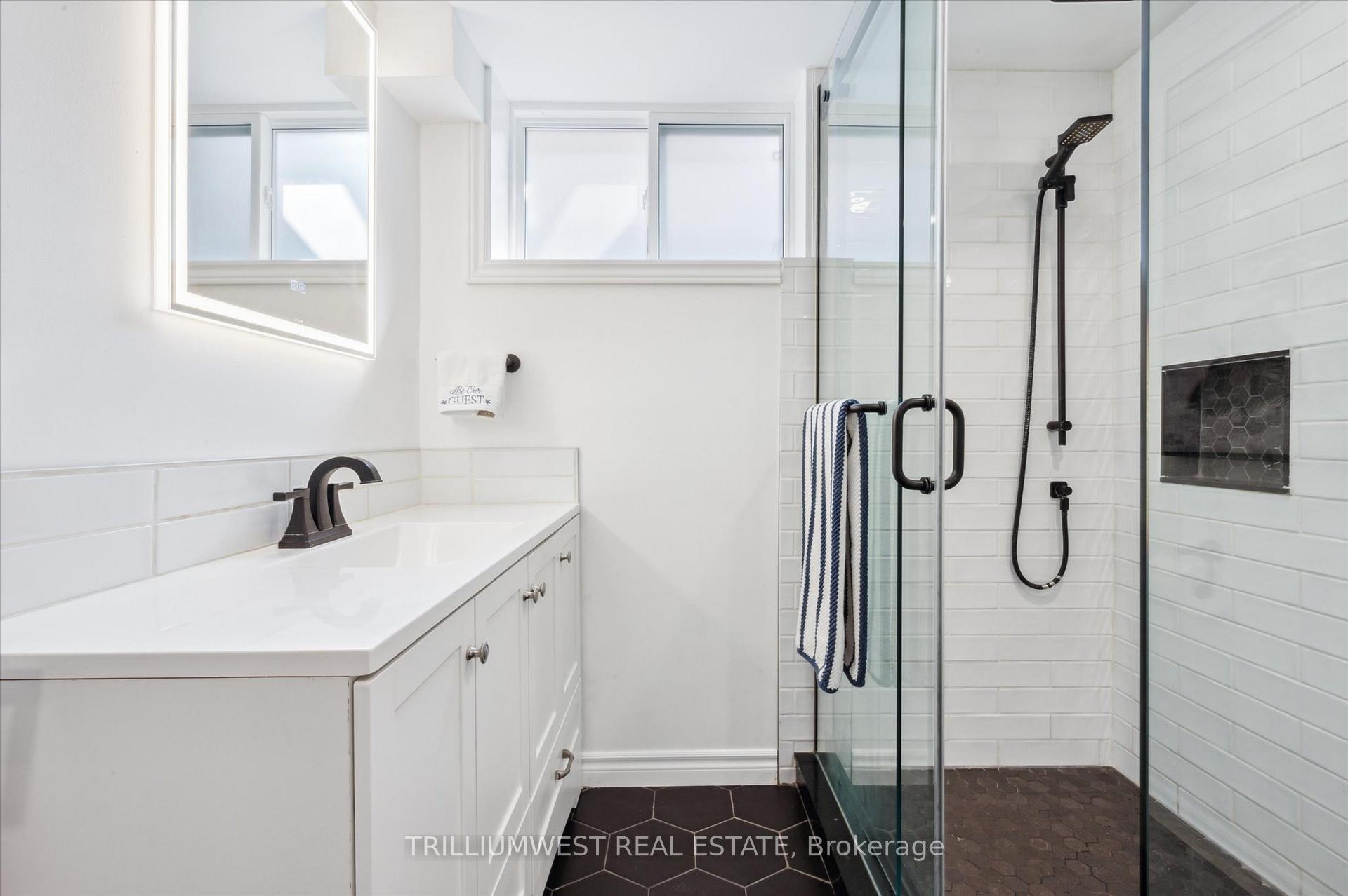 Photo 27 of 291 Parkmount Drive, Waterloo — HOMEH