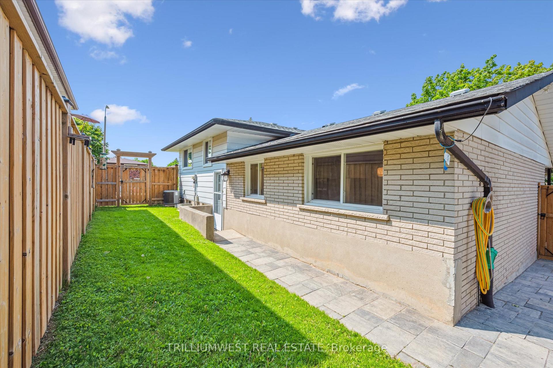 Photo 31 of 291 Parkmount Drive, Waterloo — HOMEH