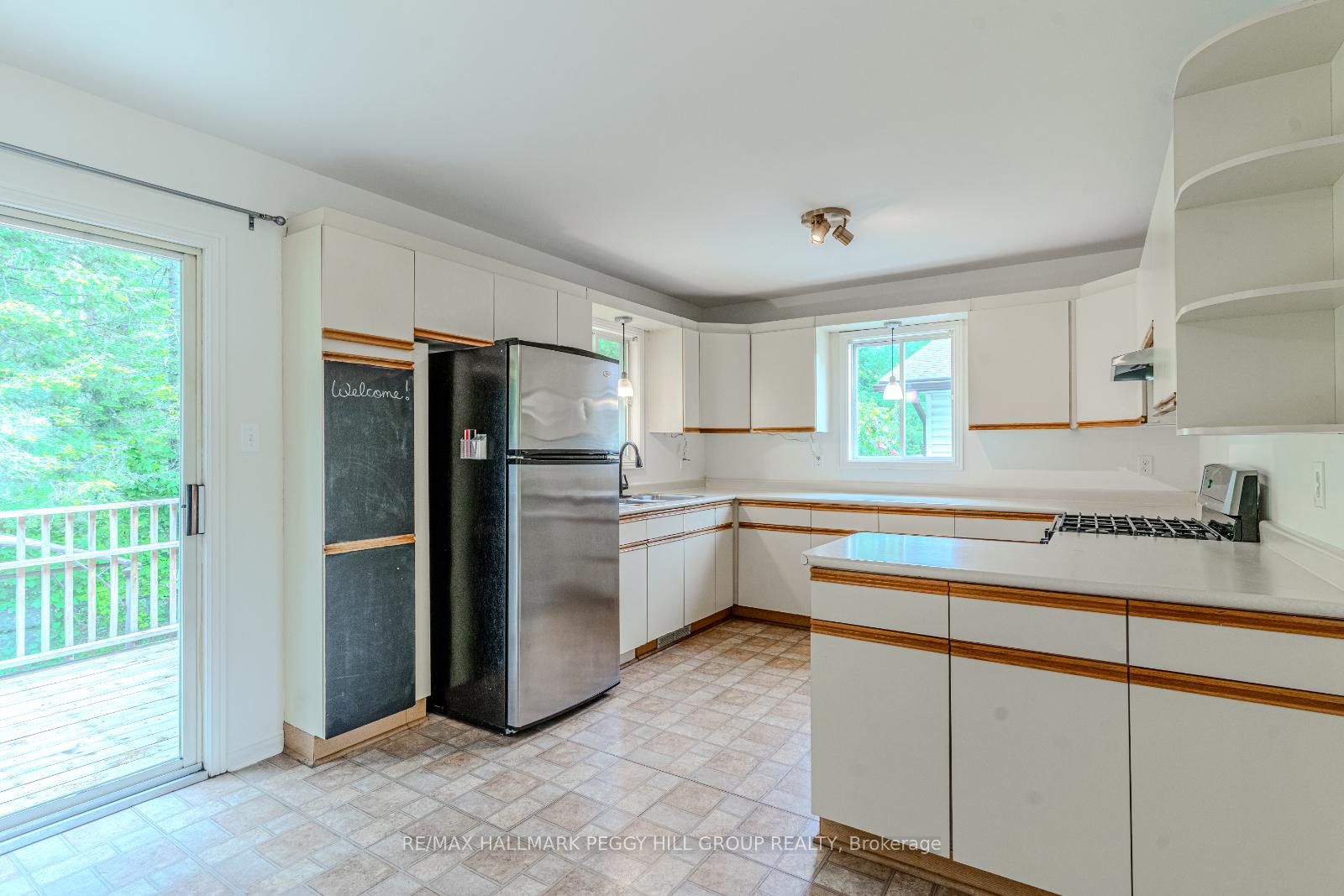 Photo 4 of 26 Innisbrook Drive, Wasaga Beach — HOMEH
