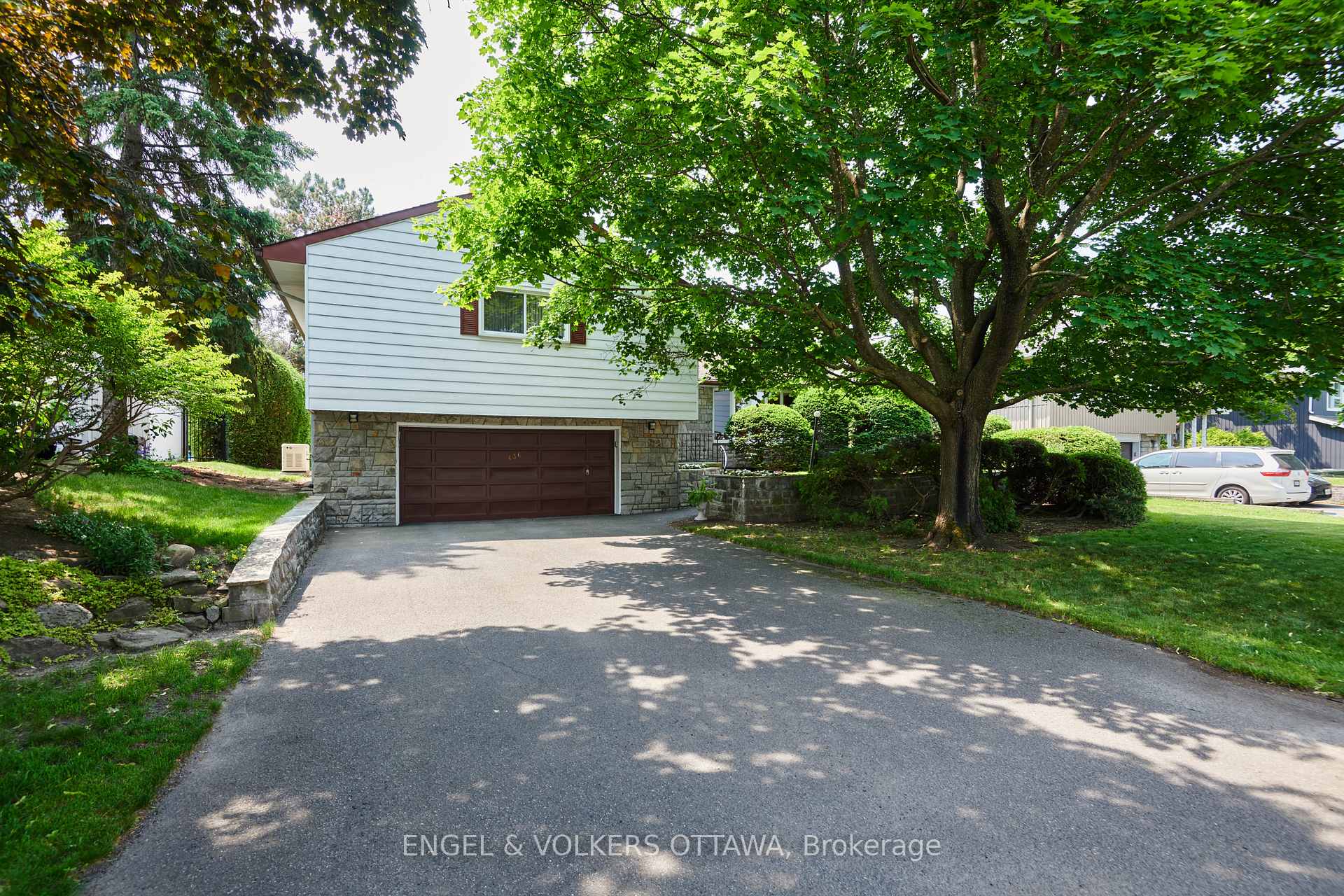 Photo 1 of 436 Crestview Road, Ottawa, Alta Vista/Faircrest Heights — HOMEH