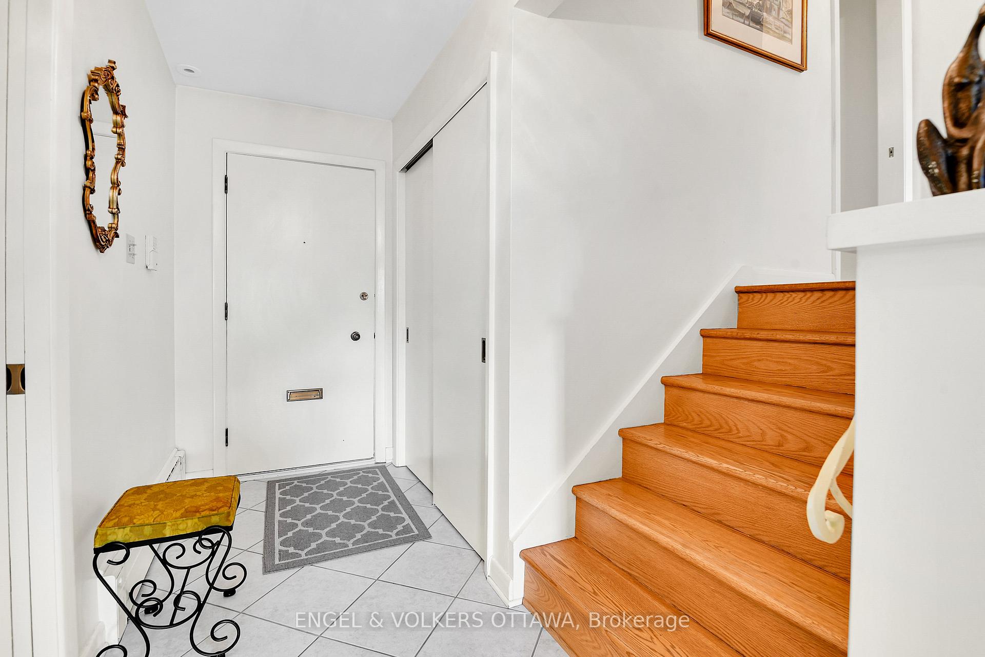 Photo 5 of 436 Crestview Road, Ottawa, Alta Vista/Faircrest Heights — HOMEH