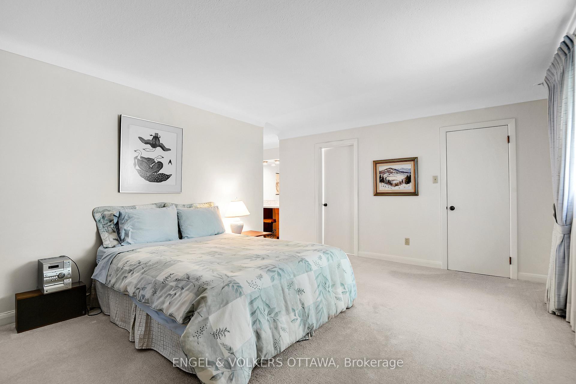 Photo 12 of 436 Crestview Road, Ottawa, Alta Vista/Faircrest Heights — HOMEH