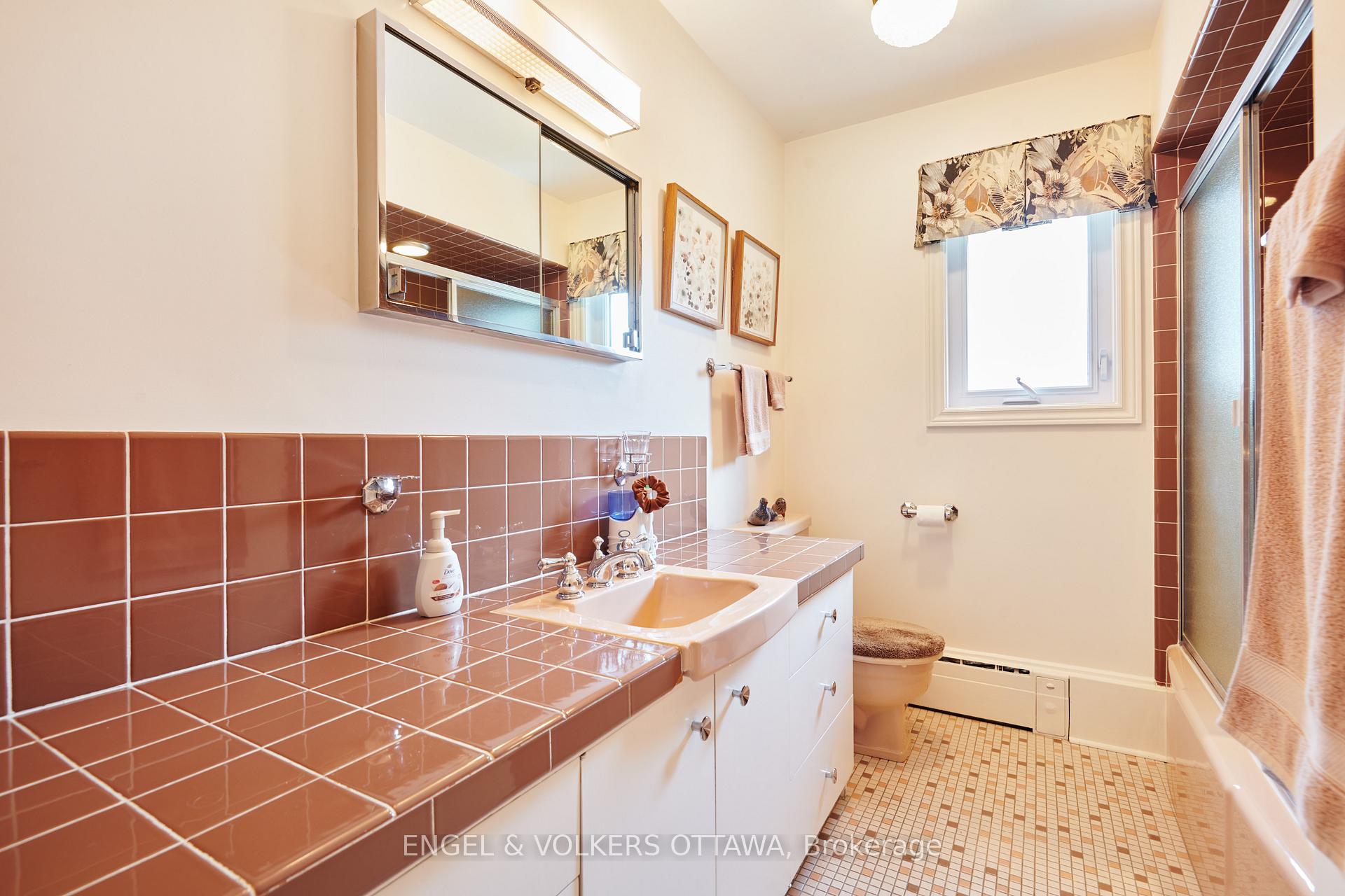 Photo 25 of 436 Crestview Road, Ottawa, Alta Vista/Faircrest Heights — HOMEH