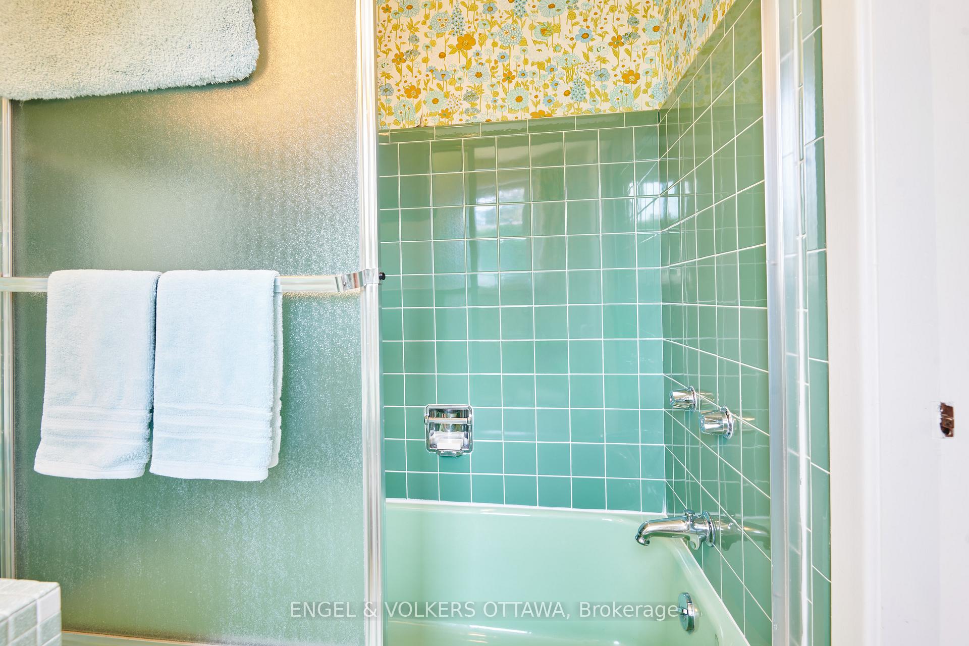 Photo 33 of 436 Crestview Road, Ottawa, Alta Vista/Faircrest Heights — HOMEH
