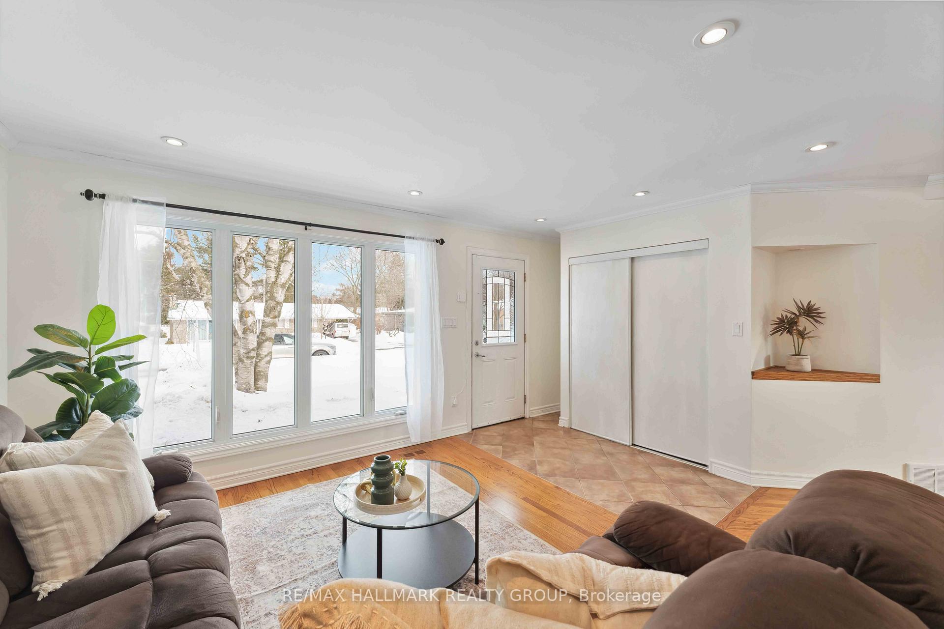 Photo 6 of 6 Ellery Crescent, Ottawa, Lynwood Village — HOMEH