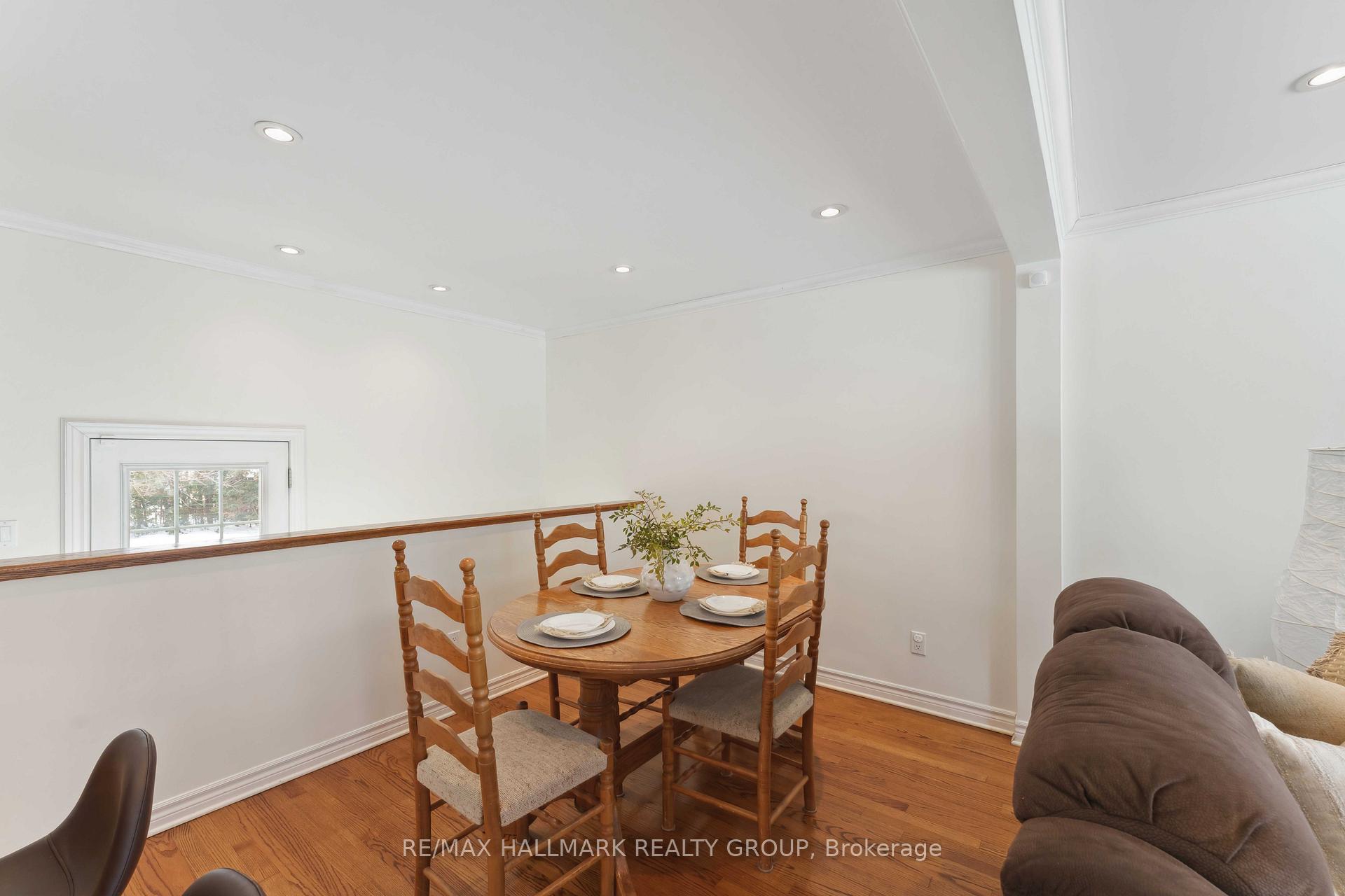 Photo 7 of 6 Ellery Crescent, Ottawa, Lynwood Village — HOMEH
