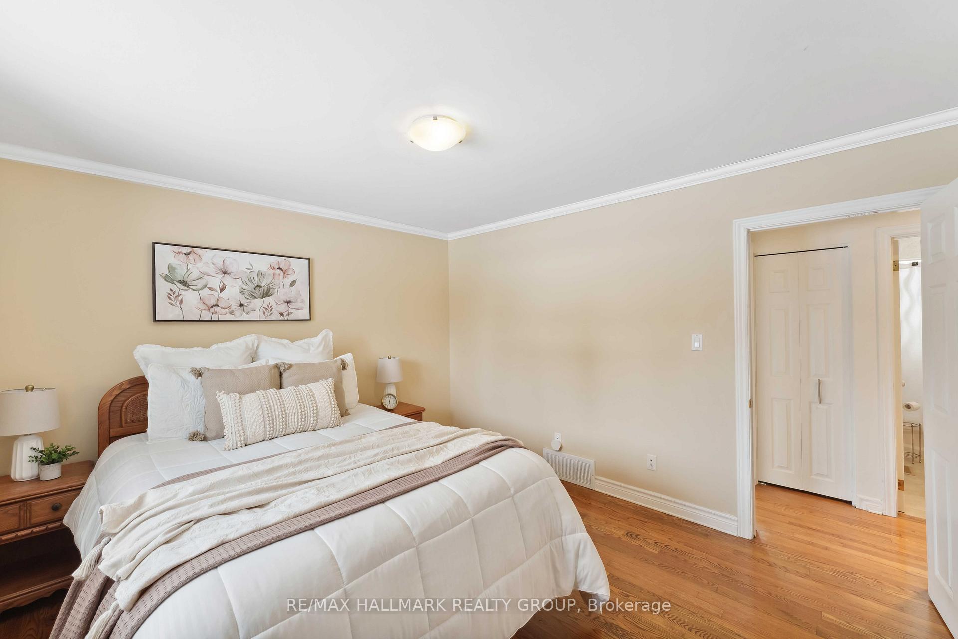 Photo 19 of 6 Ellery Crescent, Ottawa, Lynwood Village — HOMEH