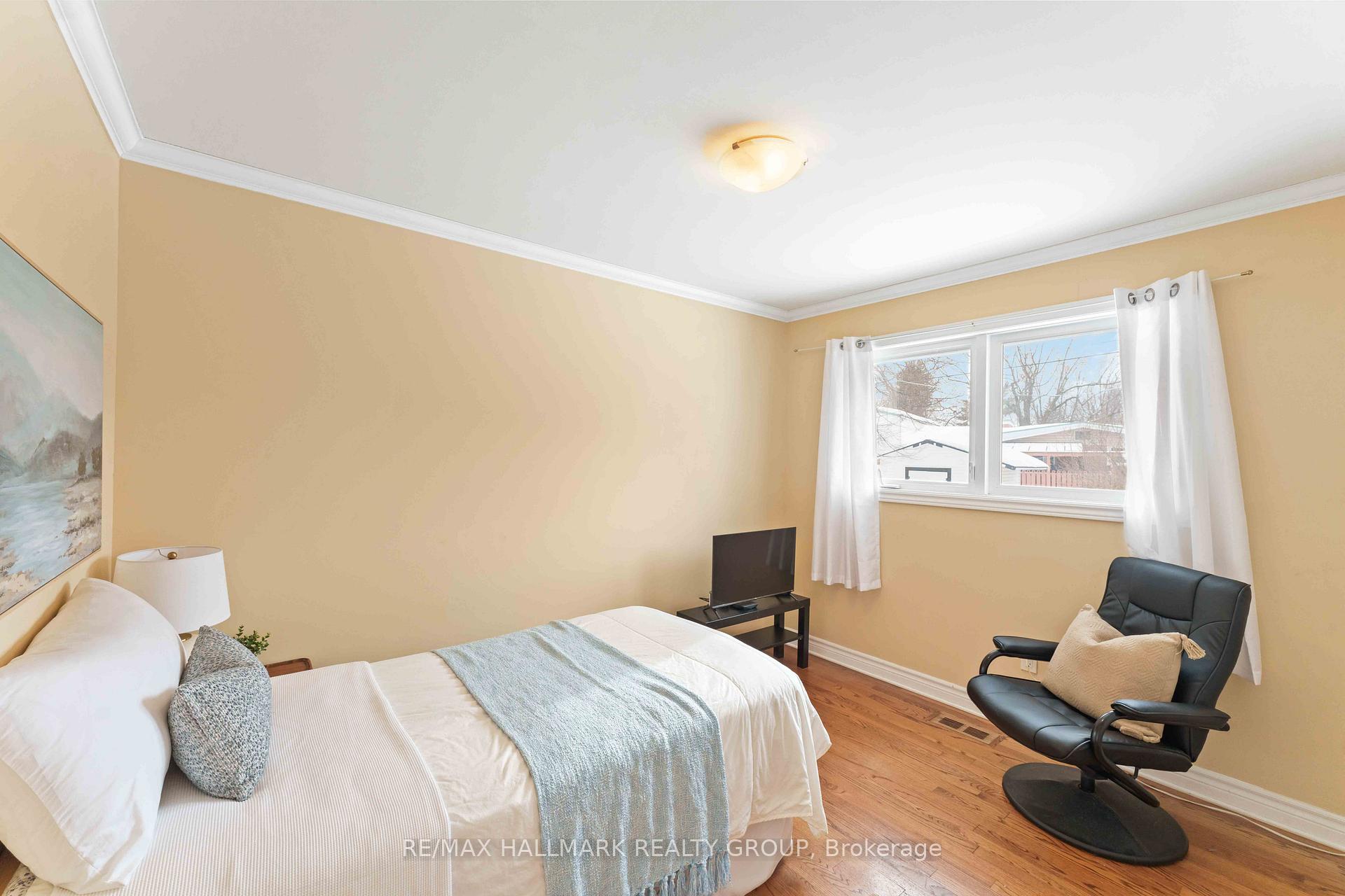 Photo 24 of 6 Ellery Crescent, Ottawa, Lynwood Village — HOMEH
