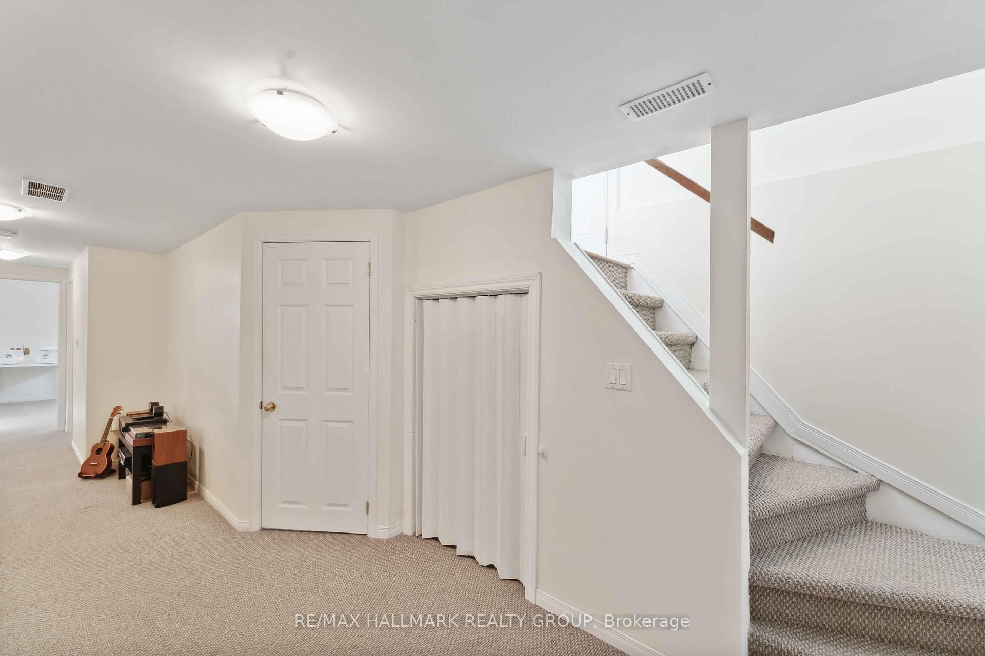 Photo 28 of 6 Ellery Crescent, Ottawa, Lynwood Village — HOMEH