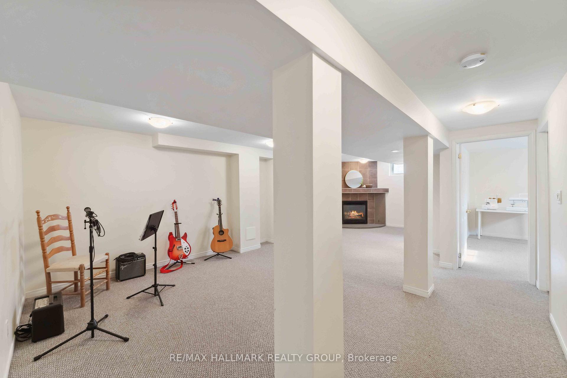 Photo 38 of 6 Ellery Crescent, Ottawa, Lynwood Village — HOMEH