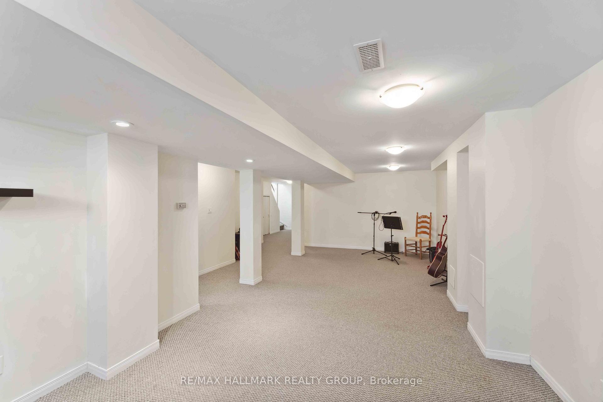 Photo 31 of 6 Ellery Crescent, Ottawa, Lynwood Village — HOMEH