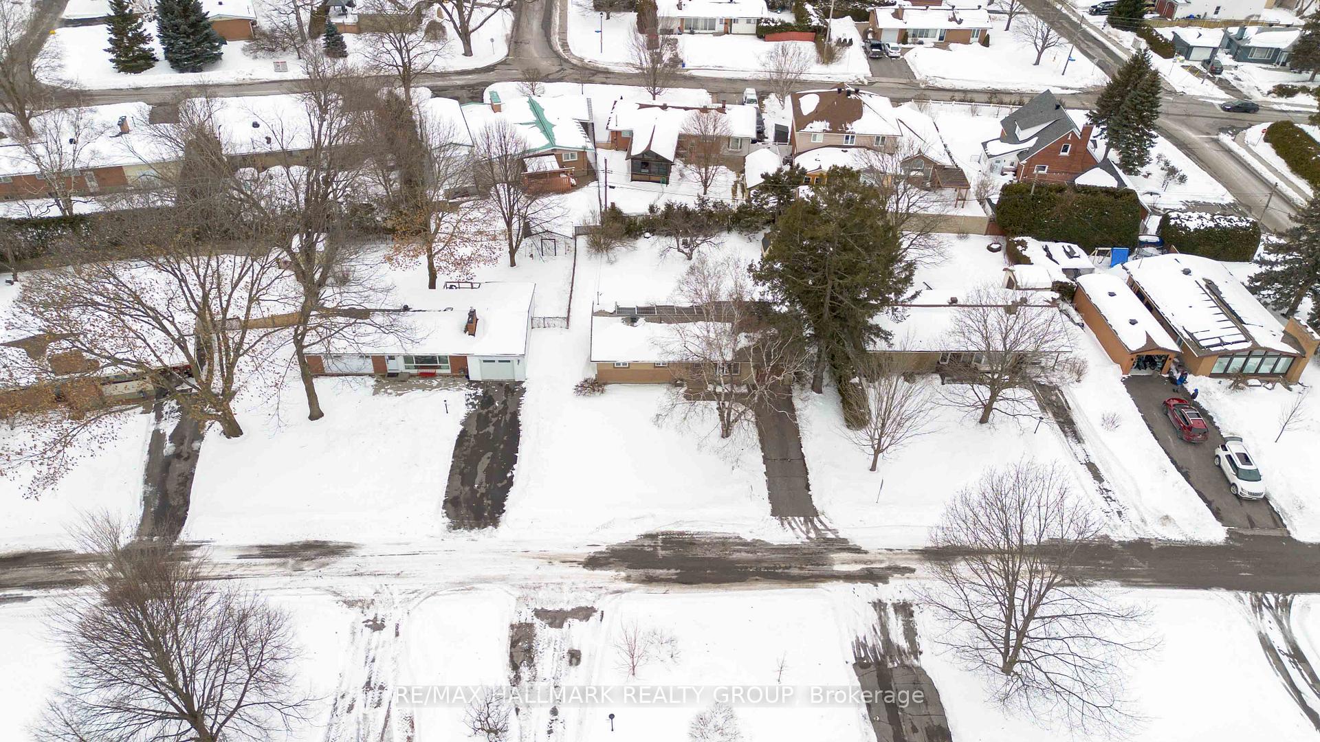 Photo 40 of 6 Ellery Crescent, Ottawa, Lynwood Village — HOMEH